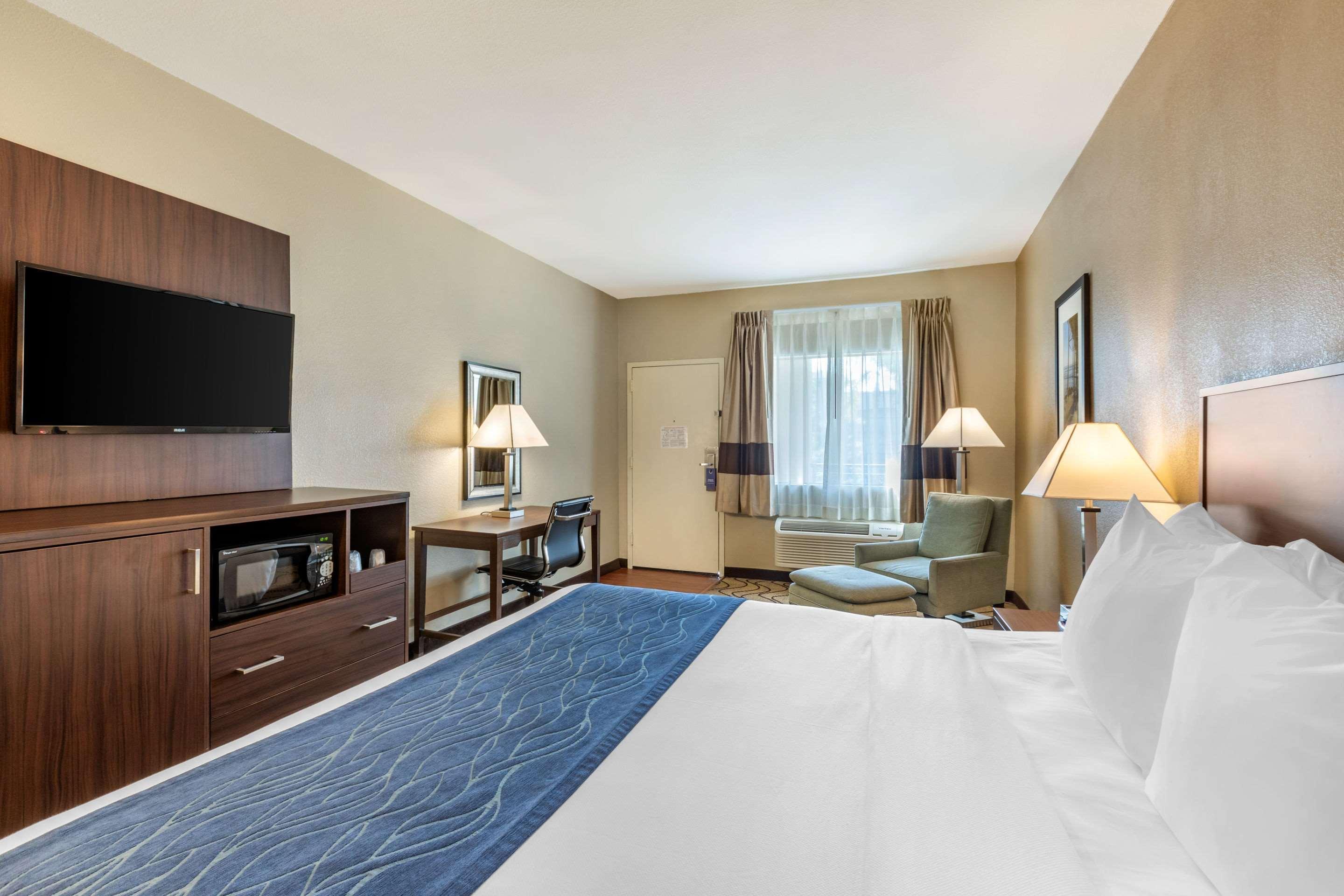 Comfort & Orange County John Wayne Airport 2*