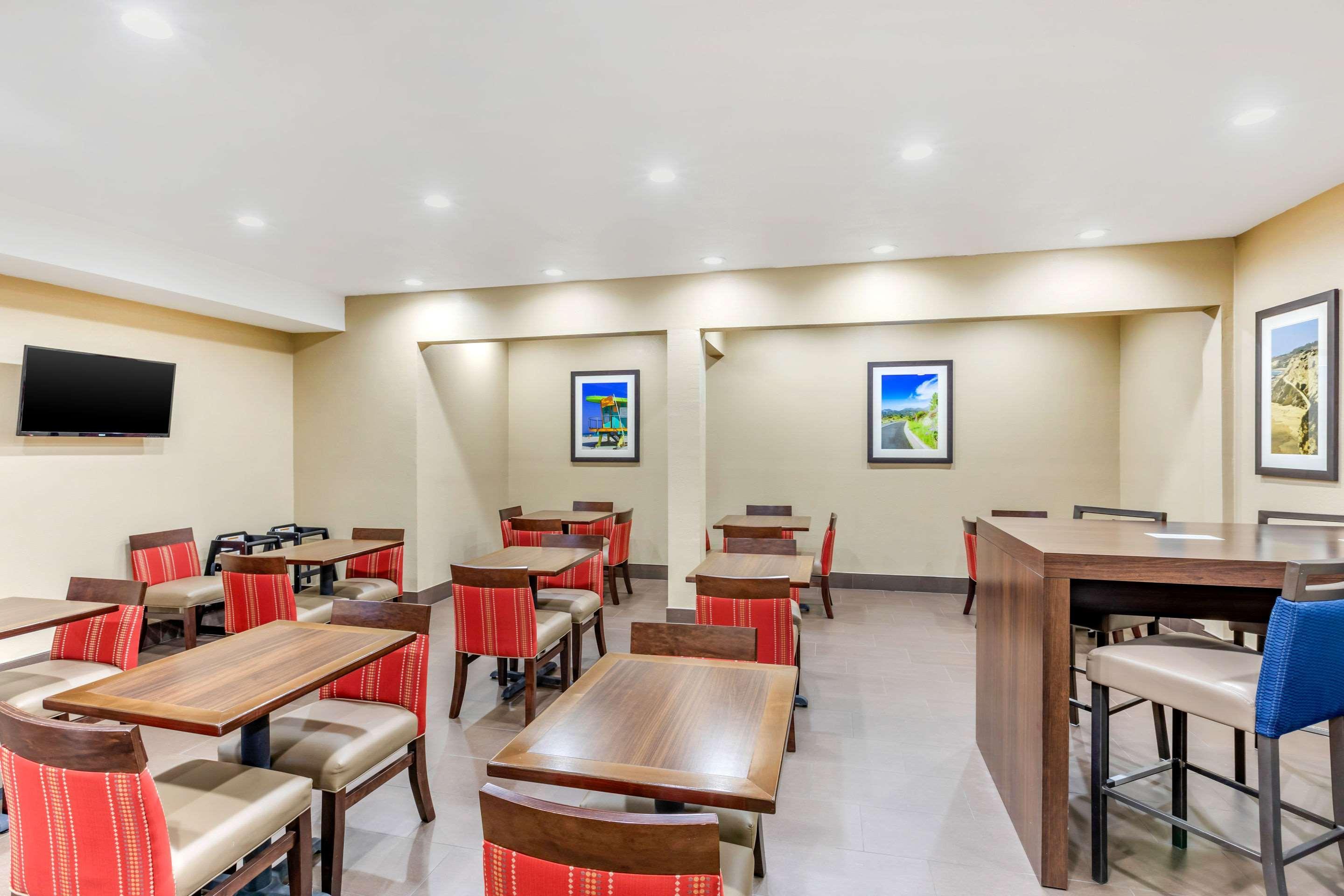 Comfort & Orange County John Wayne Airport Santa Ana