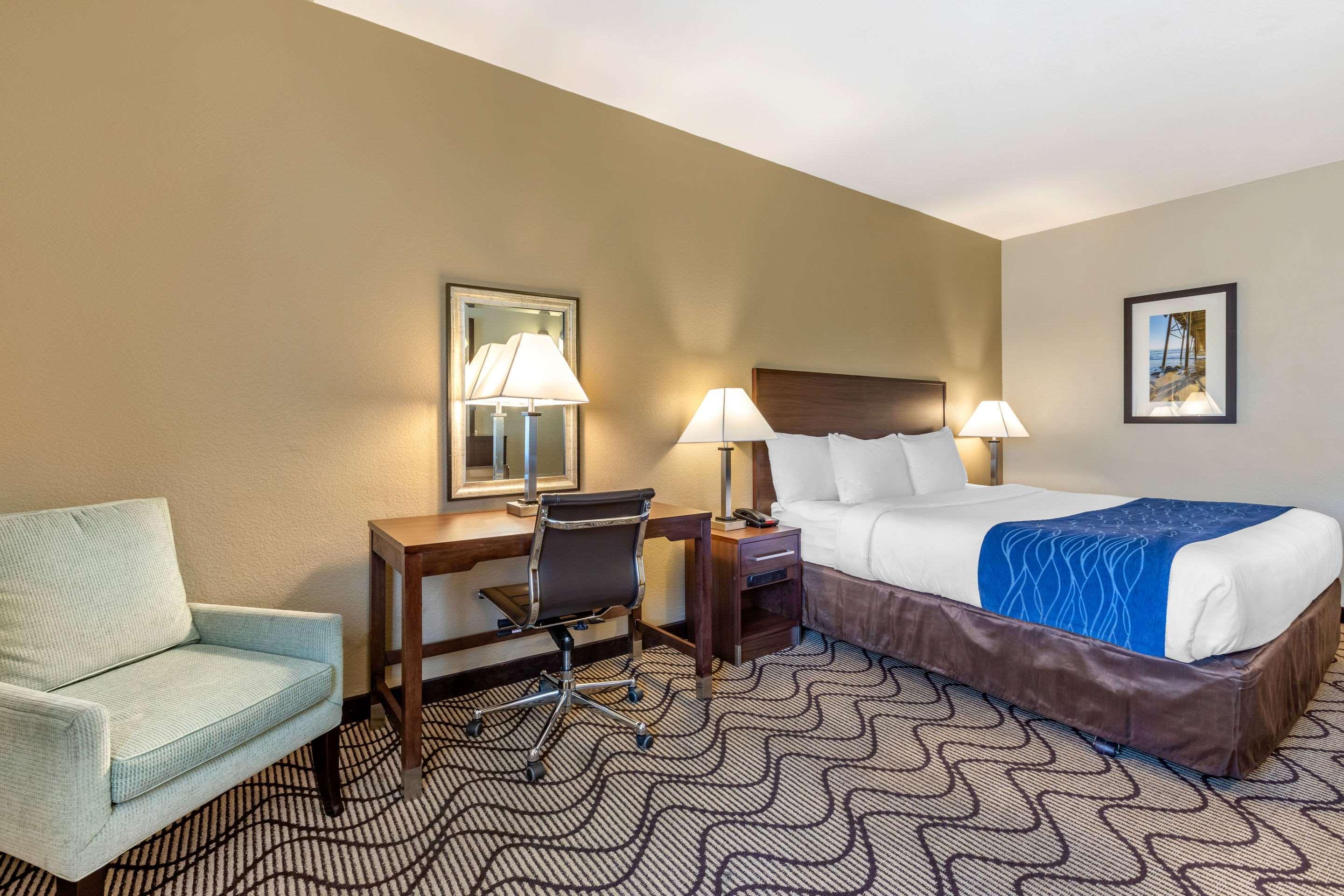 Hotel Comfort & Orange County John Wayne Airport 2*