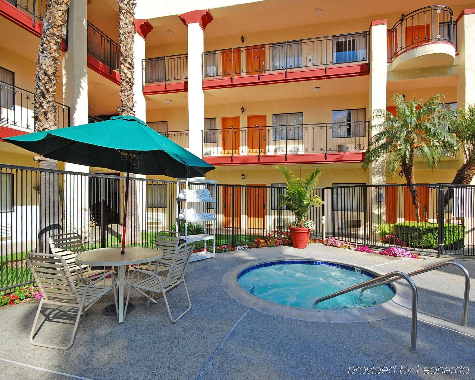 Hotel Comfort & Orange County John Wayne Airport 2*