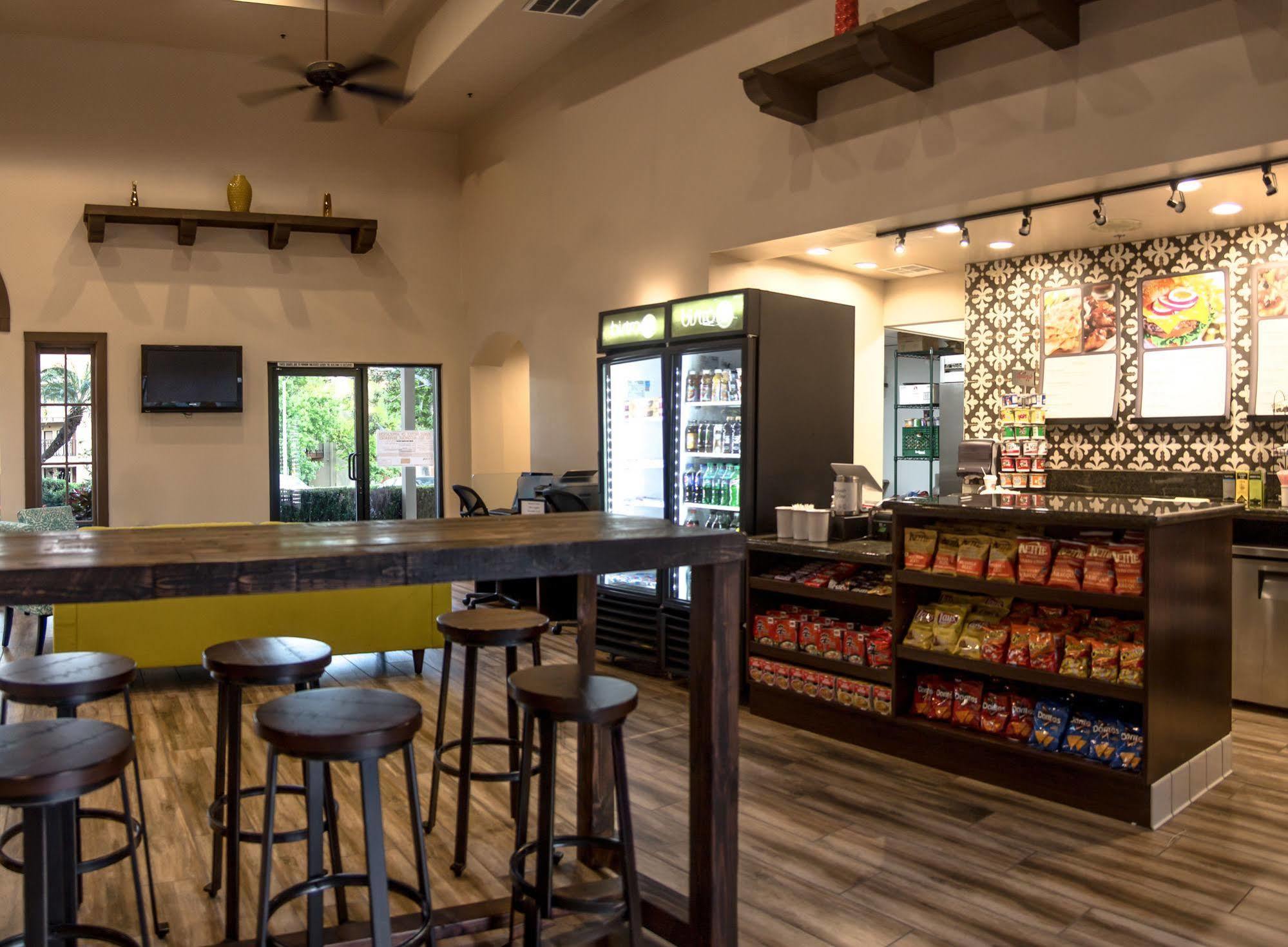 Hotel Comfort & Orange County John Wayne Airport 2*