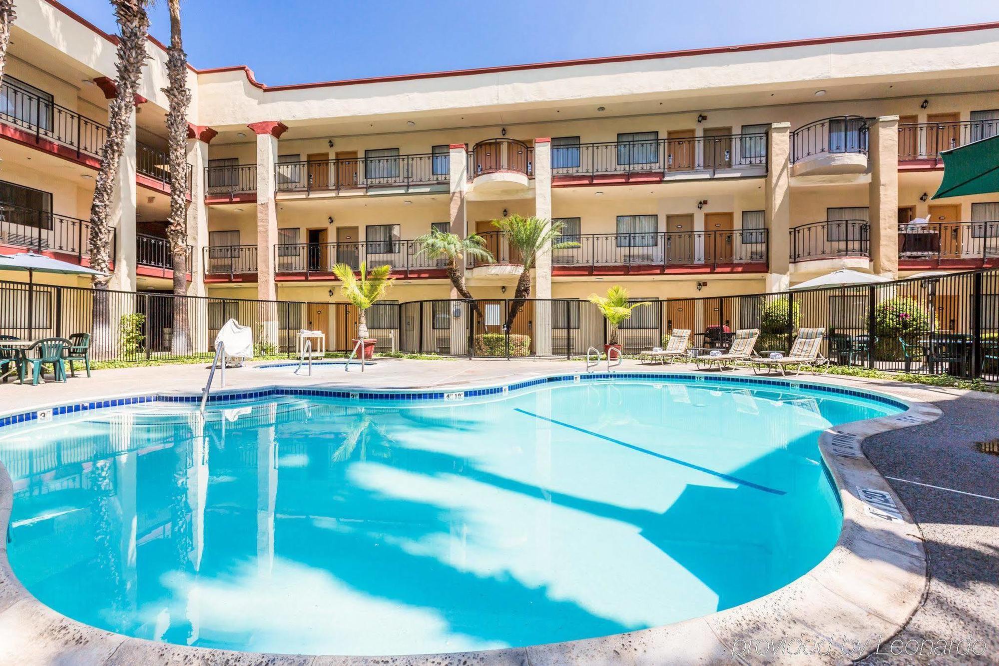 Comfort & Orange County John Wayne Airport 2*
